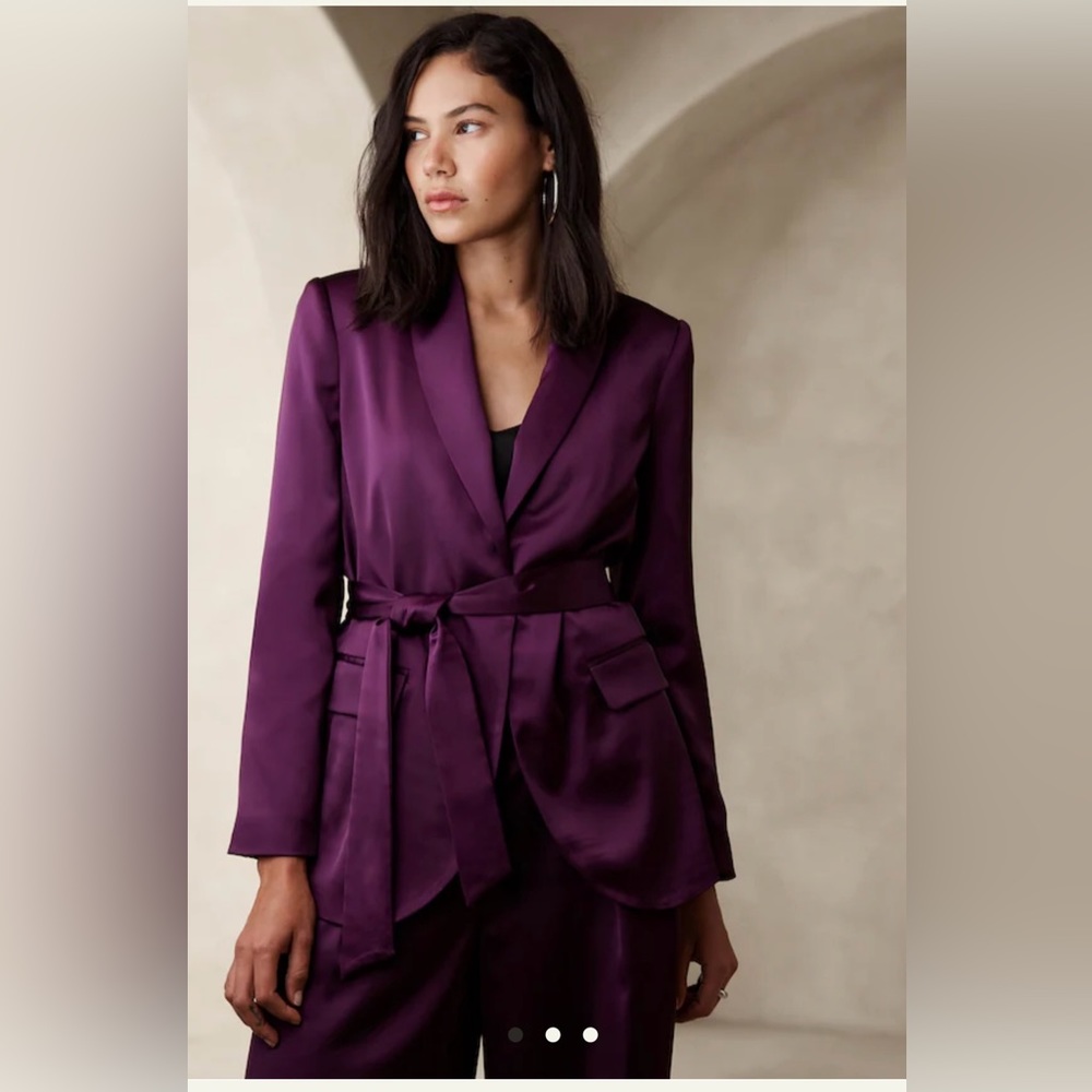 Banana Republic Beautiful light satin plum color belted jacket new with tags